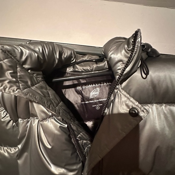 BCBG MAX AZRIA Silver Coat. - Picture 4 of 4